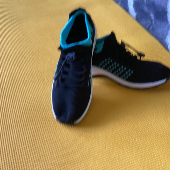 Omega Walk Sneakers - Picture 6 of 7